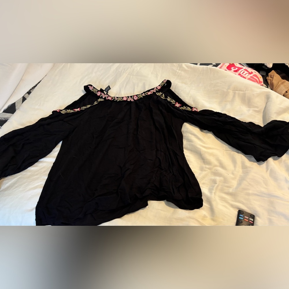 INC woman cold should velour top. A line and super cute. Size small adorable.